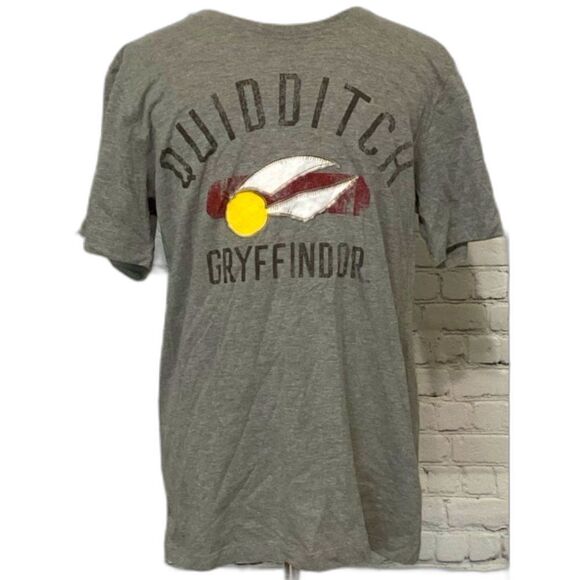 Wizarding World T-Shirt Size Medium Gray Quidditch Gryffindor of Harry Potter - Picture 1 of 6